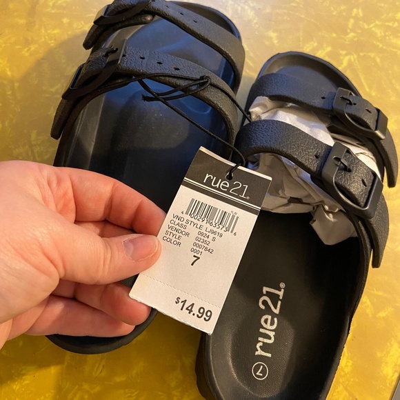 Rue21 Black Platform Sandals - Picture 5 of 5